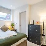 Modern Centre Near Station * Leeds (West Yorkshire)