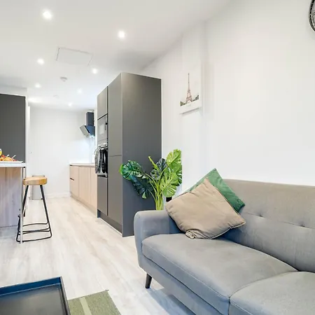 Apartment By Station - Sleeps 7 Leeds (West Yorkshire)