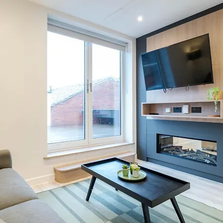 By Station - Sleeps 7