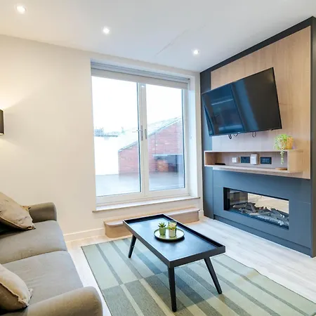 By Station - Sleeps 7