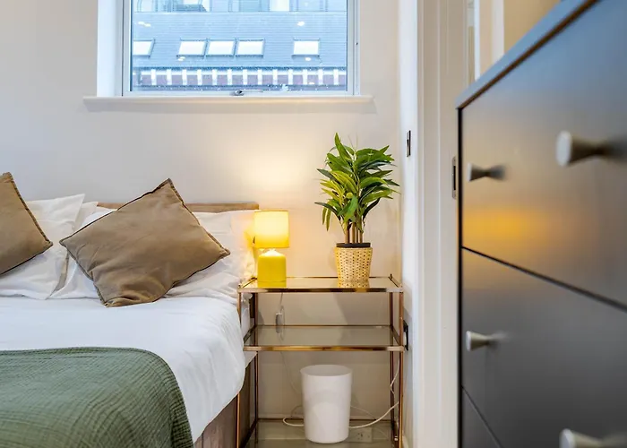 By Station - Sleeps 7