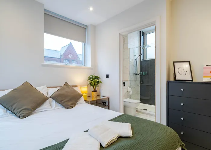 Apartment By Station - Sleeps 7 Leeds (West Yorkshire)