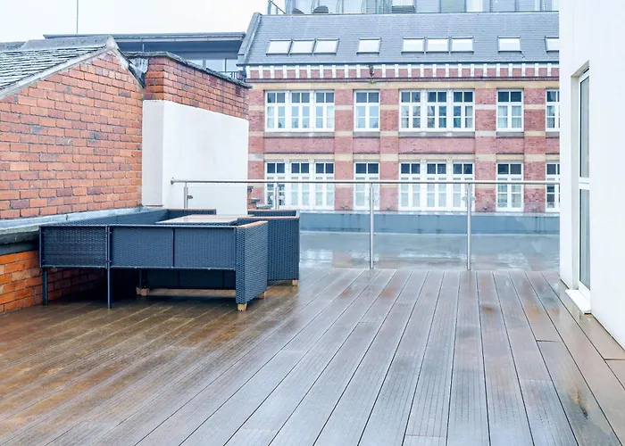 By Station - Sleeps 7