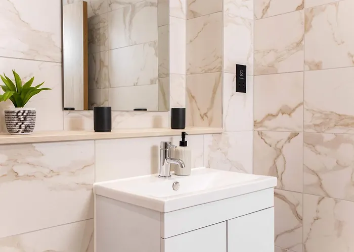 Apartment By Station - Sleeps 7 Leeds (West Yorkshire)