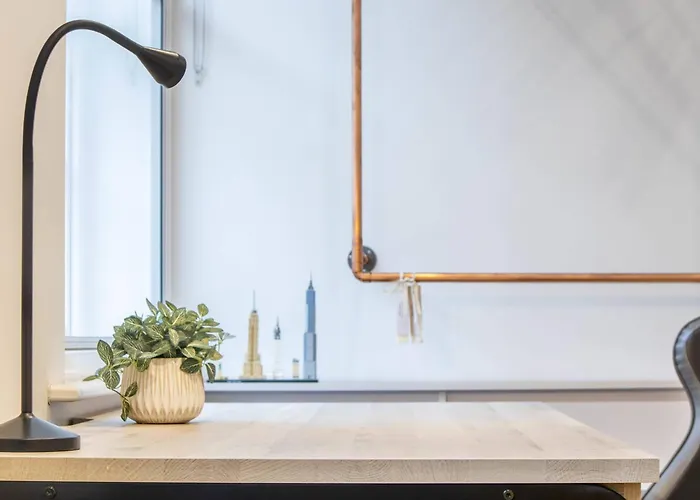 By Station - Sleeps 7 Apartment