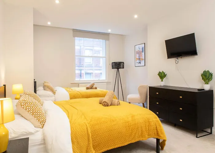 Apartment By Station - Sleeps 7