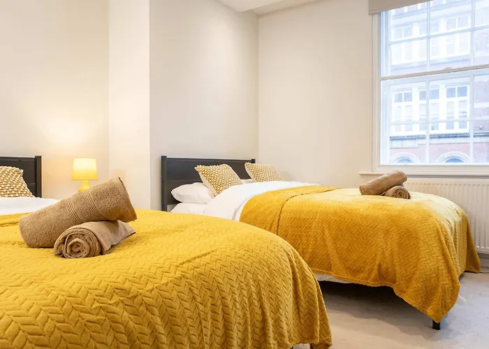 By Station - Sleeps 7 *