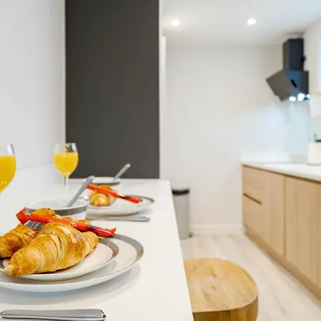 Appartement By Station - Sleeps 7