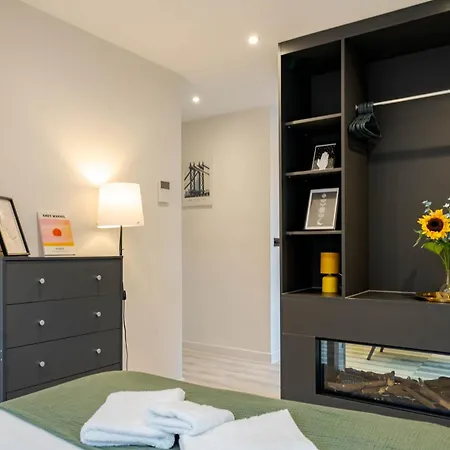 Appartement By Station - Sleeps 7