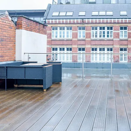 By Station - Sleeps 7