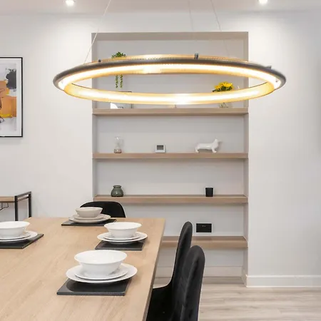 Appartement By Station - Sleeps 7