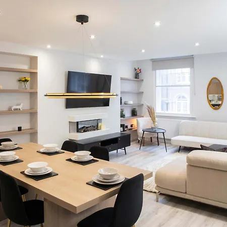 By Station - Sleeps 7 Appartement *