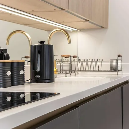 By Station - Sleeps 7 Appartement Leeds (West Yorkshire)