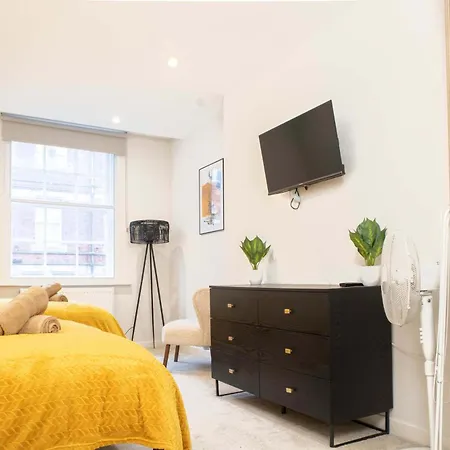 By Station - Sleeps 7 Appartement